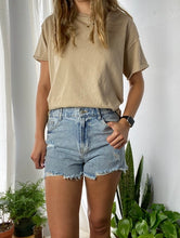 Load image into Gallery viewer, Elastic Waist Denim Shorts