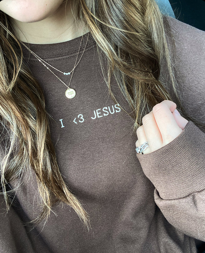 “I <3 Jesus” sweatshirt