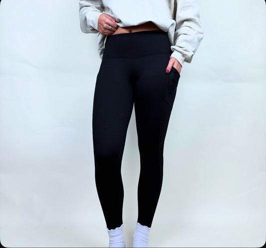 Butter soft black leggings w/ pockets