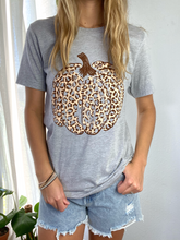 Load image into Gallery viewer, Leopard Pumpkin Tee
