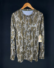 Load image into Gallery viewer, Duck Lifestyle Bottomland Camo Performance Shirt
